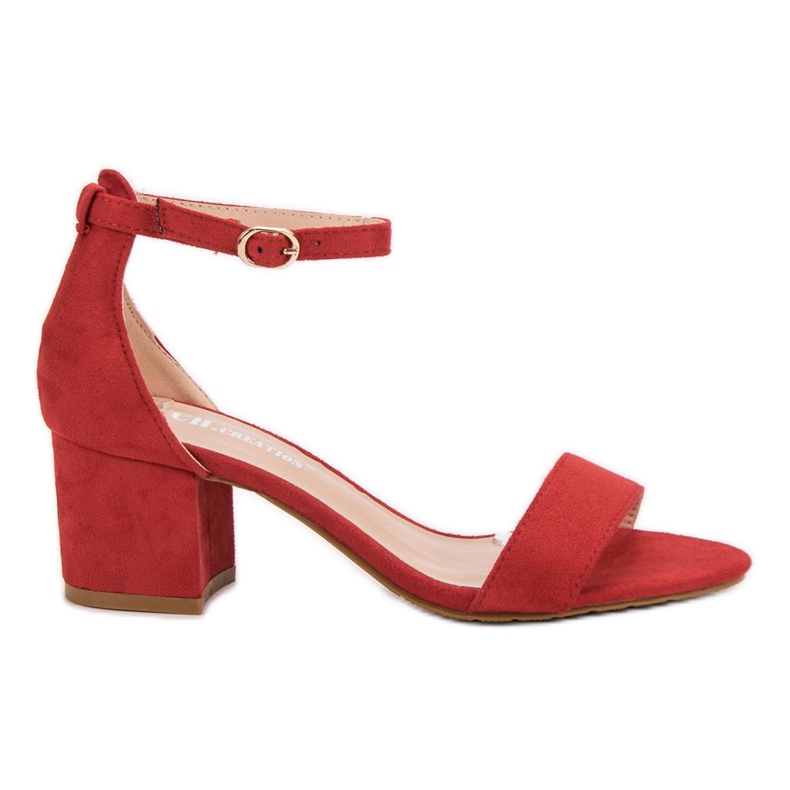 Ch. Creation Klassiske sandaler på en bar rød