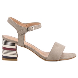 Moderigtige beige VINCEZA sandaler