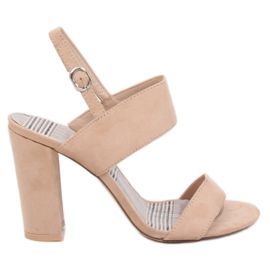 Sandaler på stolpen S116 Beige