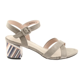 Dekorativ sandalhæl Filippo 818 beige