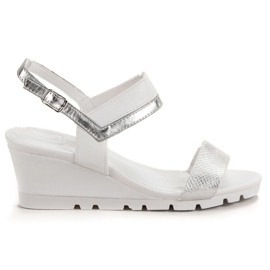 Ideal Shoes Hvide kile sandaler