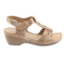 Behagelige damesandaler DK gylden beige brun