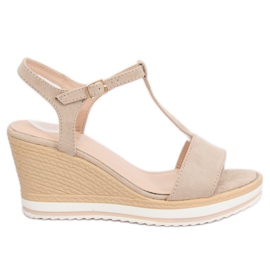 Beige sandaler på en kilehæl H-59 Beige