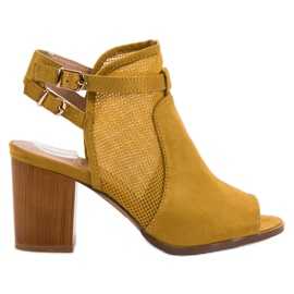Evento Stilfulde lukkede sandaler gul