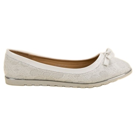 SHELOVET Ballerina med blonde hvid