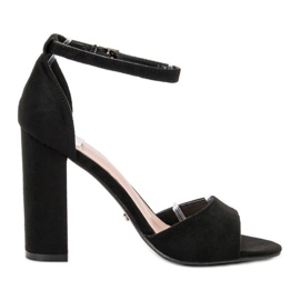 Ideal Shoes Komfortable højhælede sandaler sort