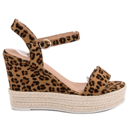 Ideal Shoes Stilfulde kile sandaler brun
