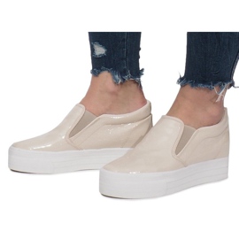 Lakerede sneakers på Wedge KB-125 Beige