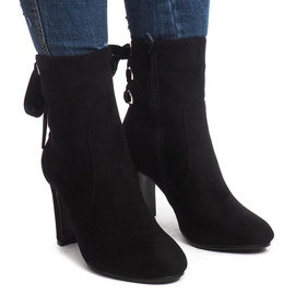 Ruskind støvler på en hæl 16091-11 Sort