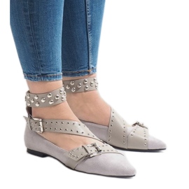 Grå slip-on sko med B12-8 nitter lyserød