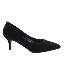 Sorte pumps på P-6377 hælen