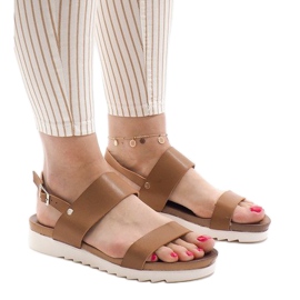 Kamelflade sandaler med spænde CZTZ-2K122-4 brun