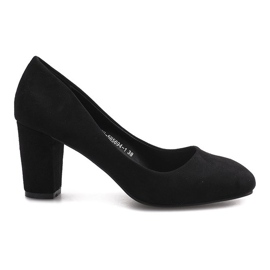 Sorte pumps på Sylvie -stolpen