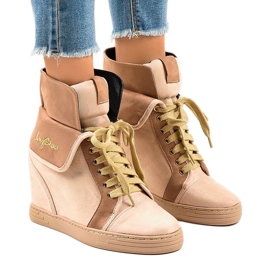 Beige sneakers med snørebånd B12-22