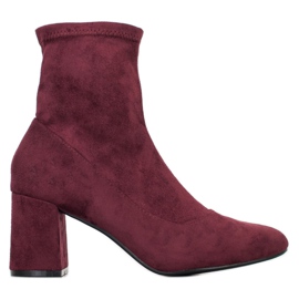 Diamantique Burgundy støvletter på posten rød