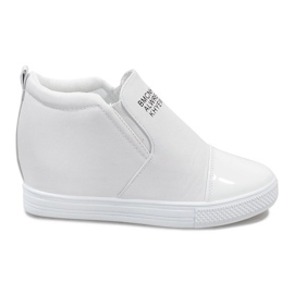 Hvide sneakers på kilen DD408-2