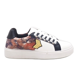 Hvide sneakers rigt dekoreret 792-Y