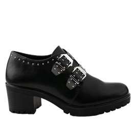 Sort brogues med studs på NC176 blokken