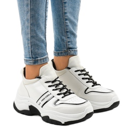 Moderigtige sneakers lavet af øko-læder B0-189 hvid sort
