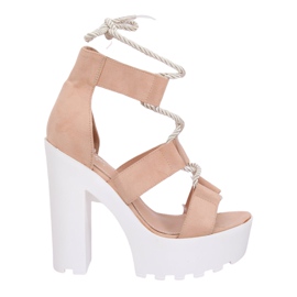 Sandaler på den beige og lyserøde platform NS120 Beige