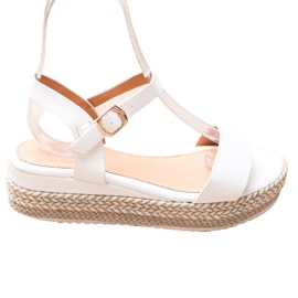 Weide Hvide sandaler med en dekorativ platform