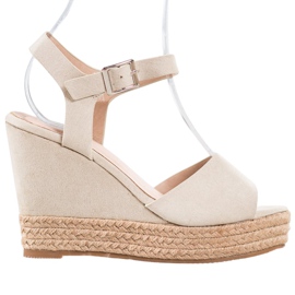 Clowse Beige sandaler på en høj kilehæl