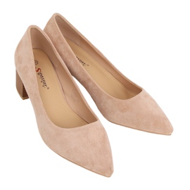Pumper på en træhæl beige CL75P Beige