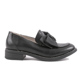 Sorte slip-on sko med en RS-WED2 sløjfe