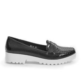 Sorte slip-on sko med en RS-WED2 sløjfe