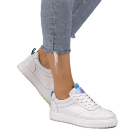 Hvide sneakers med blå skær KK-203