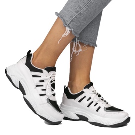 Sorte moderigtige sportssko BH-001 hvid