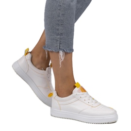 Hvide sneakers med gule skær KK-203