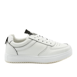 Hvide sneakers med sorte indsatser KK-203