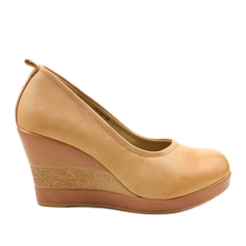 Beige pumper på kilen Deamville