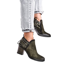 Kvindestøvler på hæl Maciejka Spring Leather Olive 04812-24 grøn