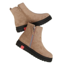Flade sko på en beige NS150P Beige sål