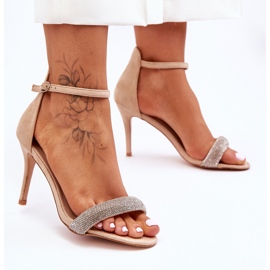 Suede højhælede sandaler med beige Moments rhinestones 2