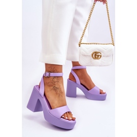 Moderigtige lilla Karmine massive højhælede sandaler violet 2