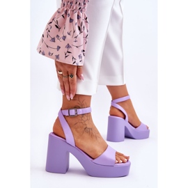 Moderigtige lilla Karmine massive højhælede sandaler violet 3