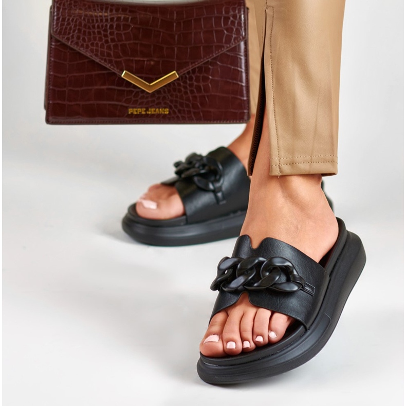 La.Fi Sorte flip flops med kæde 1