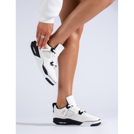 Sorte og hvide sneakers med tyk sål fra Shelovet 1