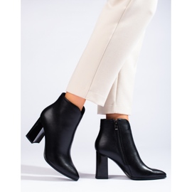 Klassiske Shelovet sorte støvler til kvinder lavet af økologisk ruskind 1