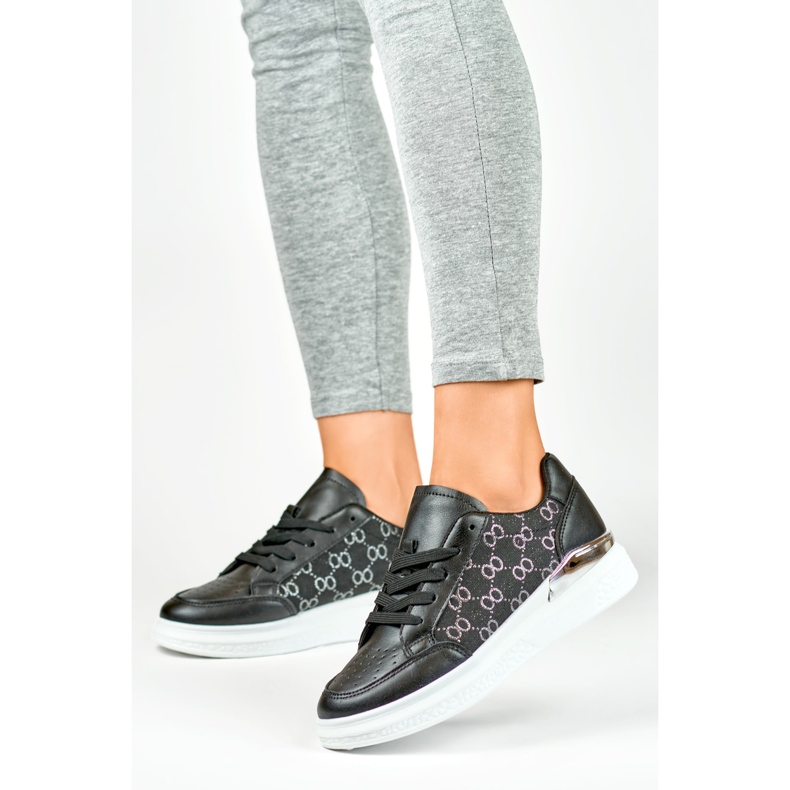 Sorte damesneakers med moderigtigt mønster 2