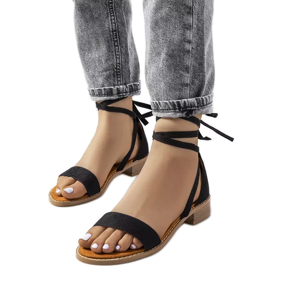 Sorte sandaler med snøre fra - KeeShoes