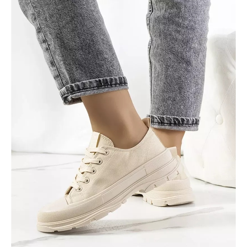 Beige sneakers med en tyk Beat-sål 2