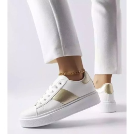 Hvide sneakers med guldstribe fra Aurélie 1