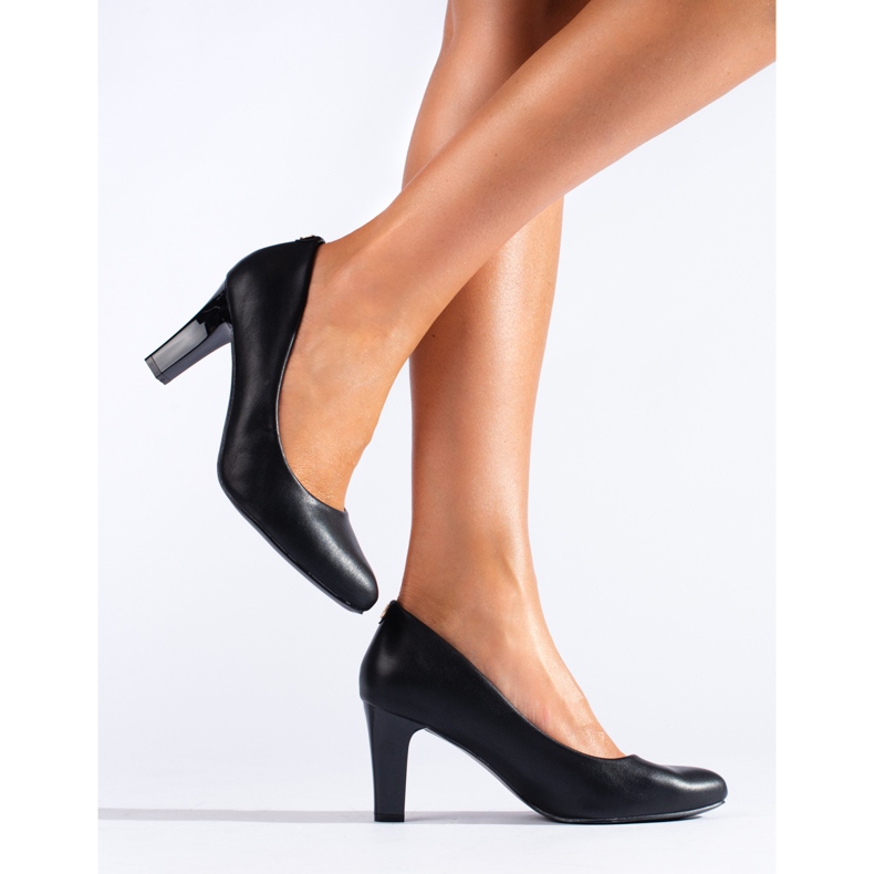 Klassiske sorte pumps 1