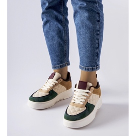 Beige og grønne sneakers på Celso platformen 1