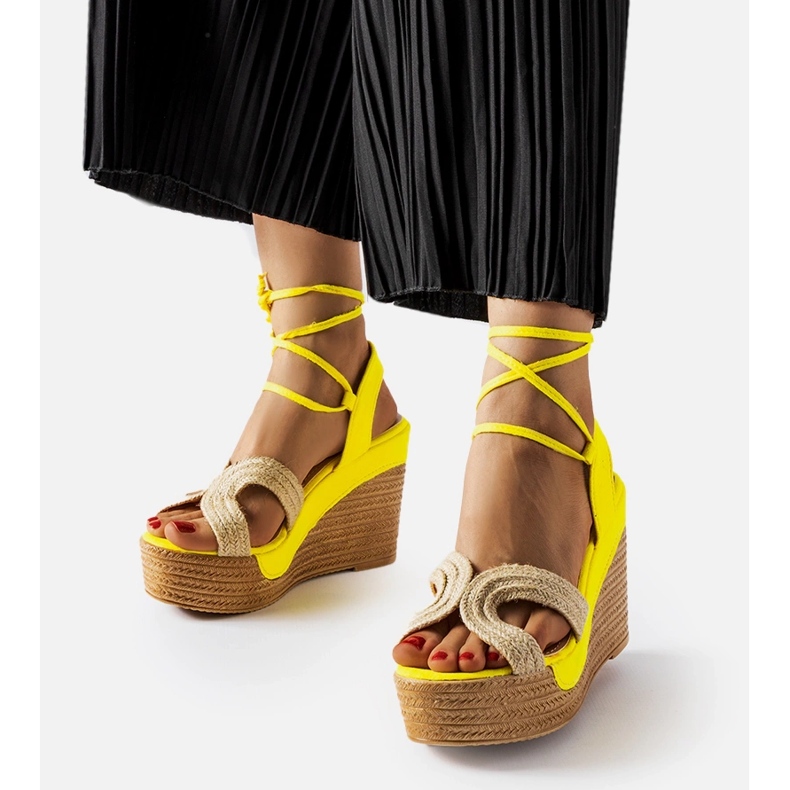 Gule espadriller med Berta kiler beige 1