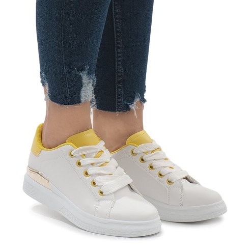 Hvide sneakers på 353 platformen 2